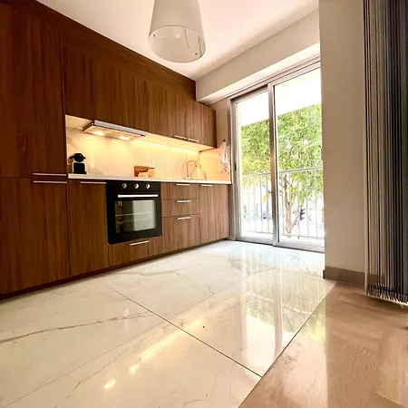 Standing 100m De La Avec Balcon Dauphin Apartament Antibes