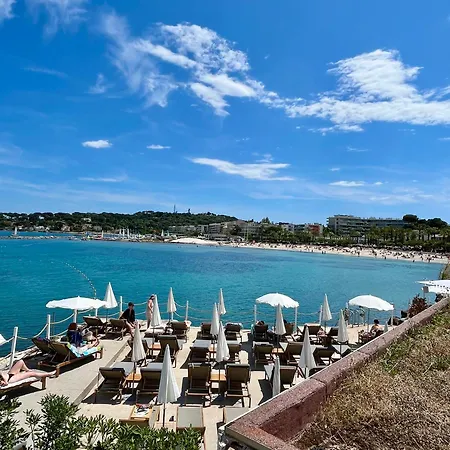 Standing 100m De La Avec Balcon Dauphin Apartament *